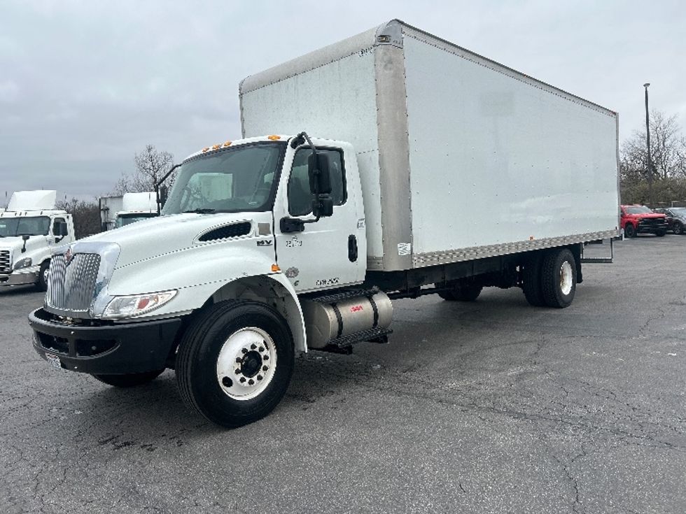 Medium Duty Box Truck-Light and Medium Duty Trucks-International-2020-MV607-Obetz-OH-127,400\n\t\tmiles-$ 51,000 - Image 3