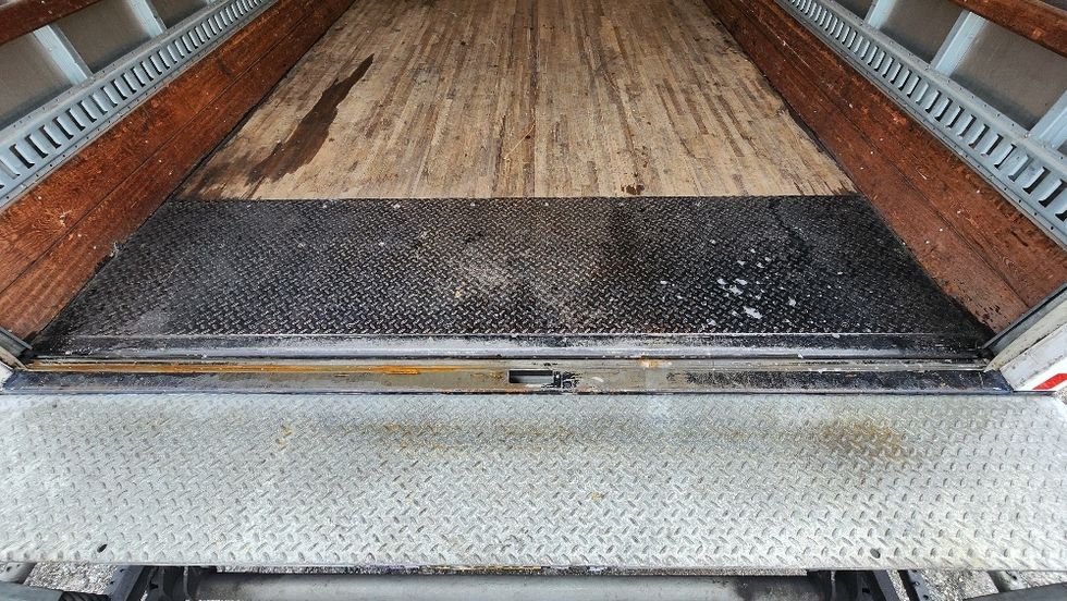 Medium Duty Box Truck-Light and Medium Duty Trucks-International-2020-MV607-Ocala-FL-100,000\n\t\tmiles-$ 69,250 - Image 10