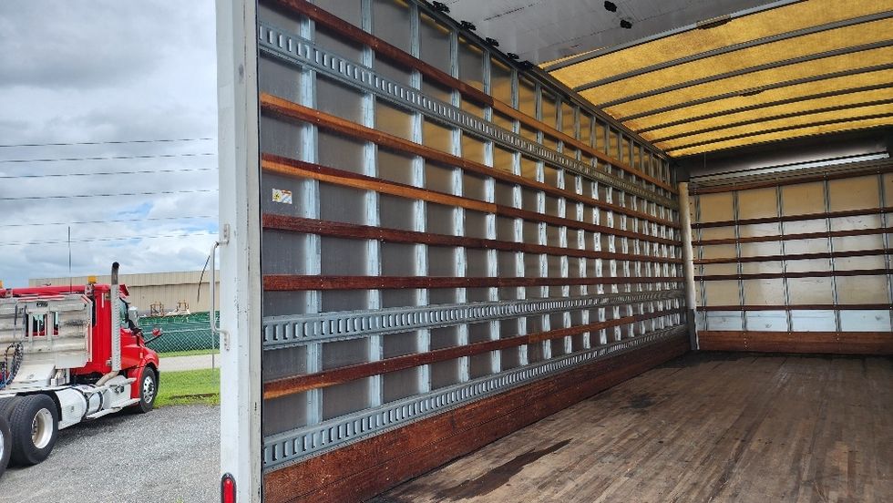 Medium Duty Box Truck-Light and Medium Duty Trucks-International-2020-MV607-Ocala-FL-100,000\n\t\tmiles-$ 69,250 - Image 11