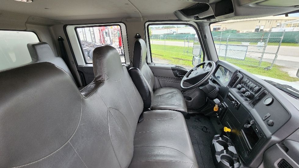 Medium Duty Box Truck-Light and Medium Duty Trucks-International-2020-MV607-Ocala-FL-100,000\n\t\tmiles-$ 69,250 - Image 22