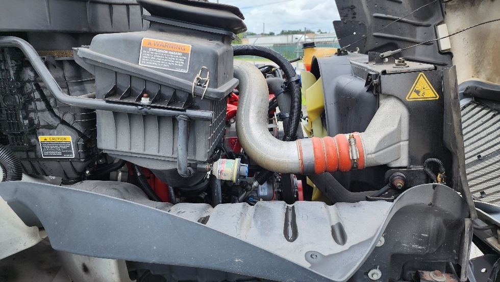 Medium Duty Box Truck-Light and Medium Duty Trucks-International-2020-MV607-Ocala-FL-100,000\n\t\tmiles-$ 69,250 - Image 23