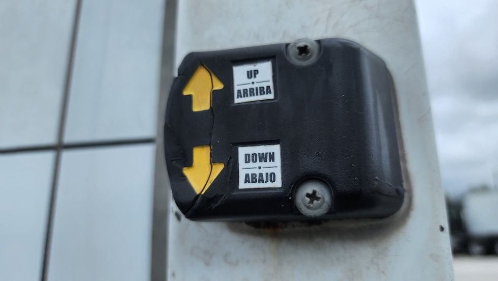 Medium Duty Box Truck-Light and Medium Duty Trucks-International-2020-MV607-Ocala-FL-100,000\n\t\tmiles-$ 69,250 - Image 31