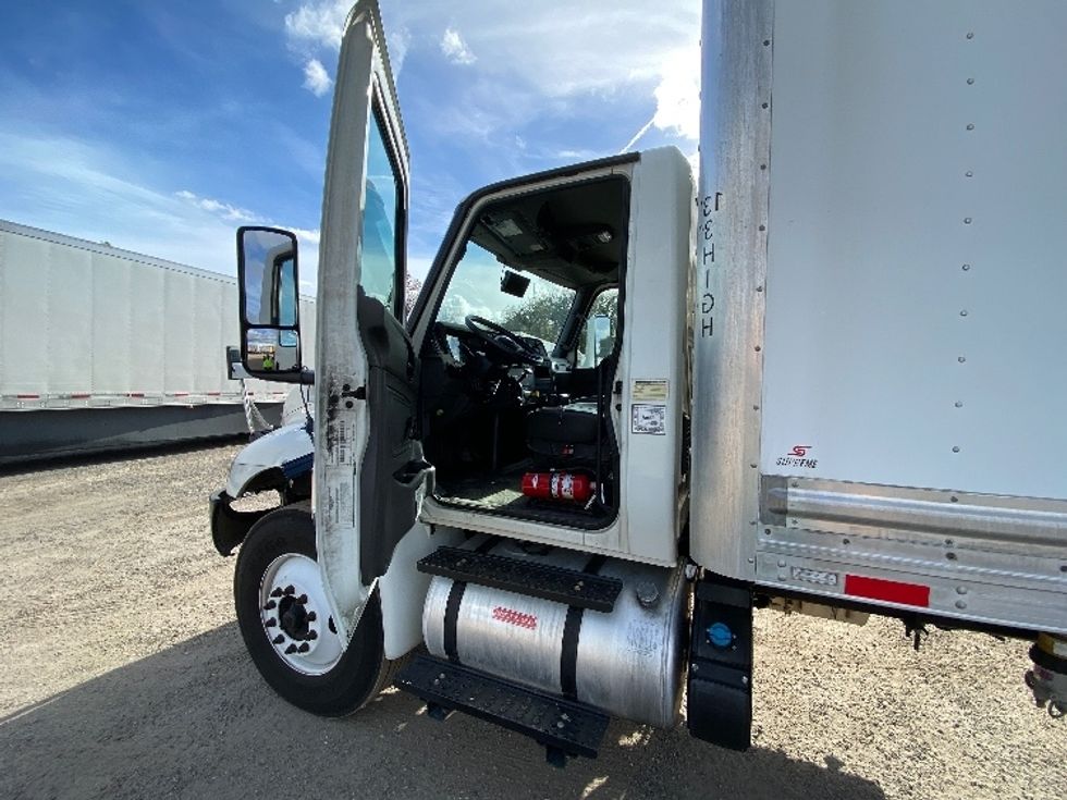 Medium Duty Box Truck-Light and Medium Duty Trucks-International-2020-MV607-Ocala-FL-137,368\n\t\tmiles-$ 57,750 - Image 16