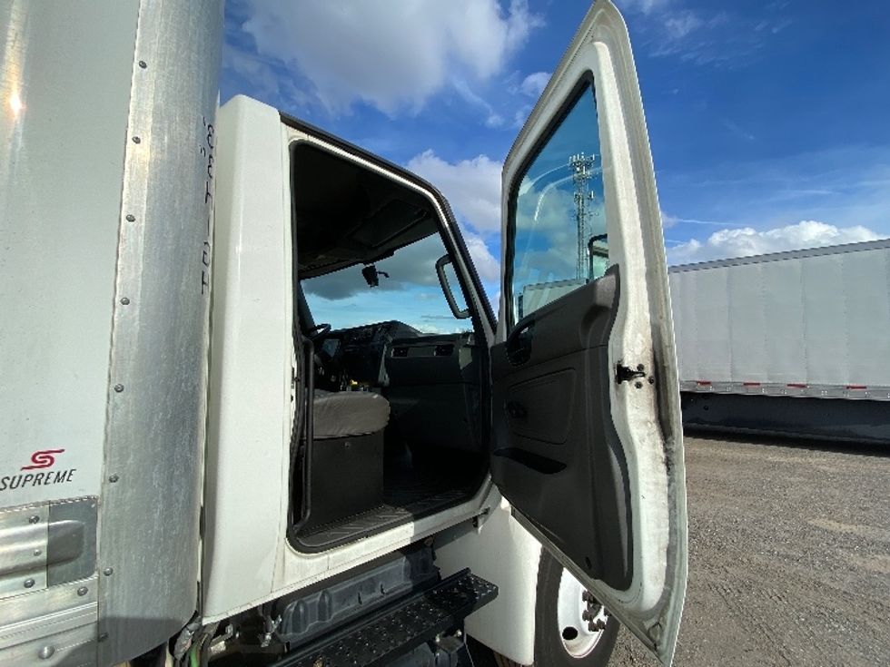 Medium Duty Box Truck-Light and Medium Duty Trucks-International-2020-MV607-Ocala-FL-137,368\n\t\tmiles-$ 57,750 - Image 20