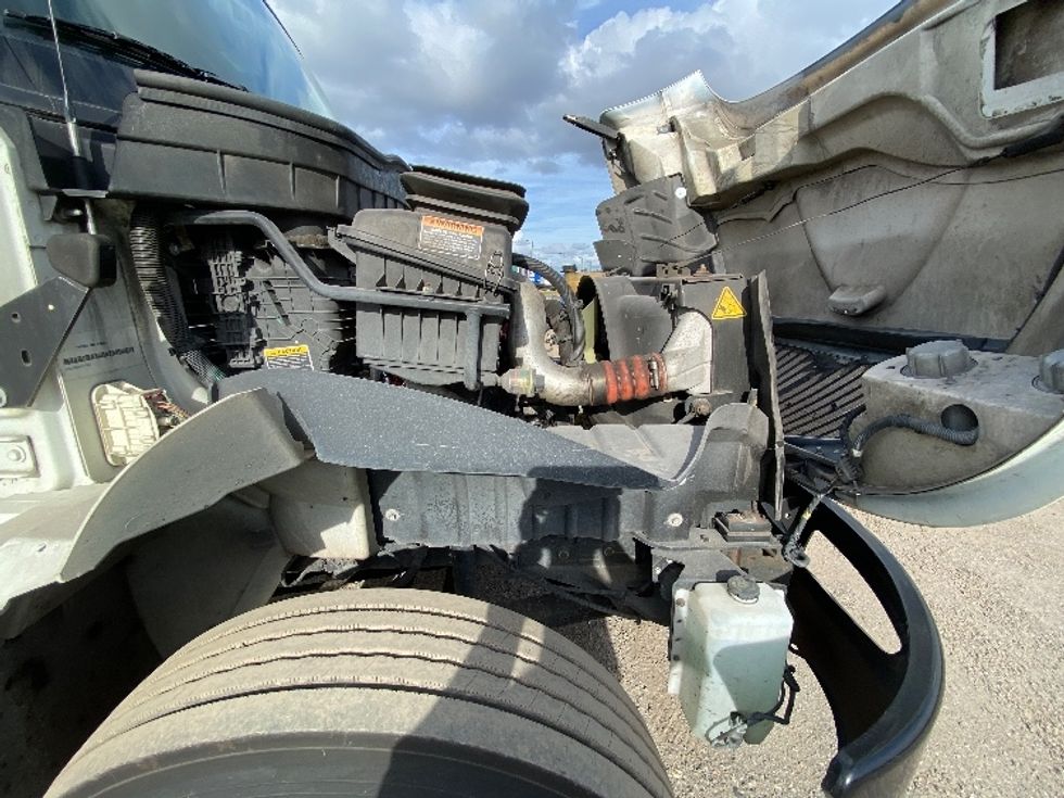 Medium Duty Box Truck-Light and Medium Duty Trucks-International-2020-MV607-Ocala-FL-137,368\n\t\tmiles-$ 57,750 - Image 23