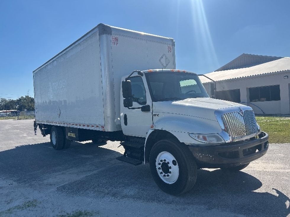 Medium Duty Box Truck-Light and Medium Duty Trucks-International-2020-MV607-Ocala-FL-137,449\n\t\tmiles-$ 57,500 - Image 1
