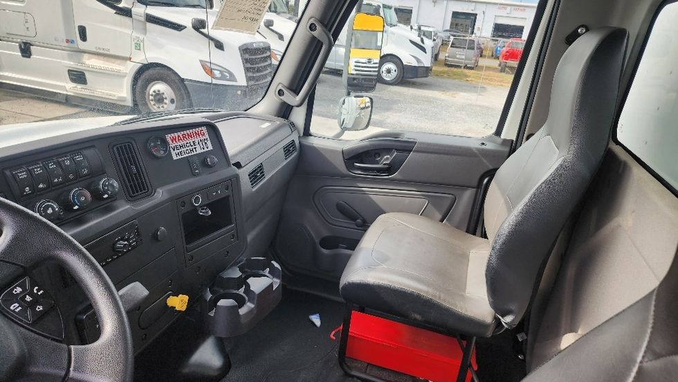 Medium Duty Box Truck-Light and Medium Duty Trucks-International-2020-MV607-Ocala-FL-137,449\n\t\tmiles-$ 57,500 - Image 19