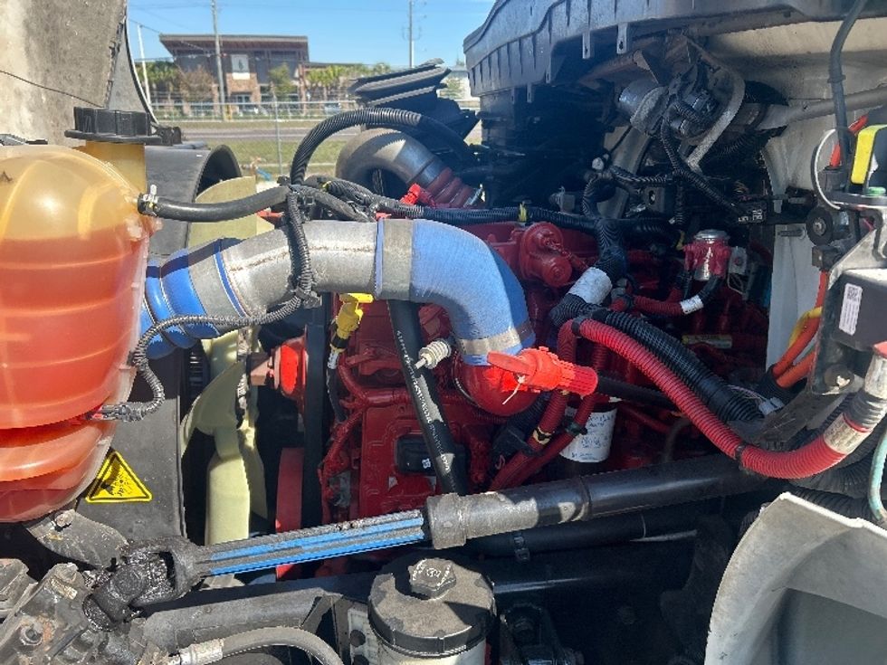 Medium Duty Box Truck-Light and Medium Duty Trucks-International-2020-MV607-Ocala-FL-137,449\n\t\tmiles-$ 57,500 - Image 24