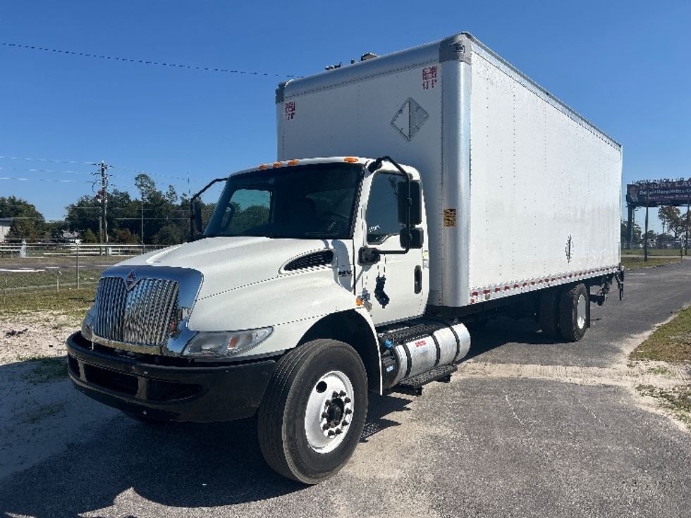 Medium Duty Box Truck-Light and Medium Duty Trucks-International-2020-MV607-Ocala-FL-137,449\n\t\tmiles-$ 57,500 - Image 3