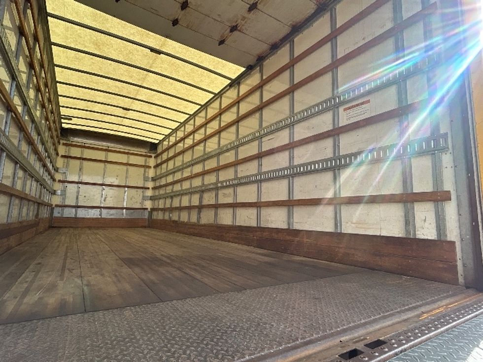 Medium Duty Box Truck-Light and Medium Duty Trucks-International-2020-MV607-Ocala-FL-173,621\n\t\tmiles-$ 44,750 - Image 12