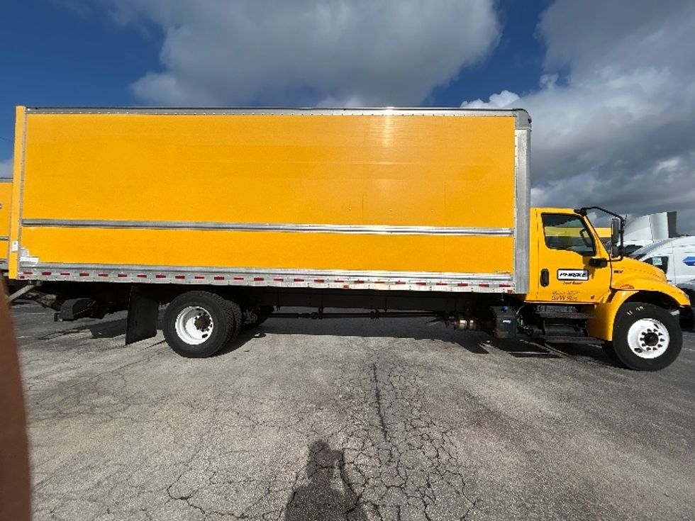 Medium Duty Box Truck-Light and Medium Duty Trucks-International-2020-MV607-Ocala-FL-173,621\n\t\tmiles-$ 44,750 - Image 15