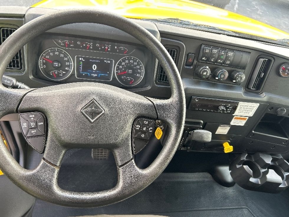 Medium Duty Box Truck-Light and Medium Duty Trucks-International-2020-MV607-Ocala-FL-173,621\n\t\tmiles-$ 44,750 - Image 18