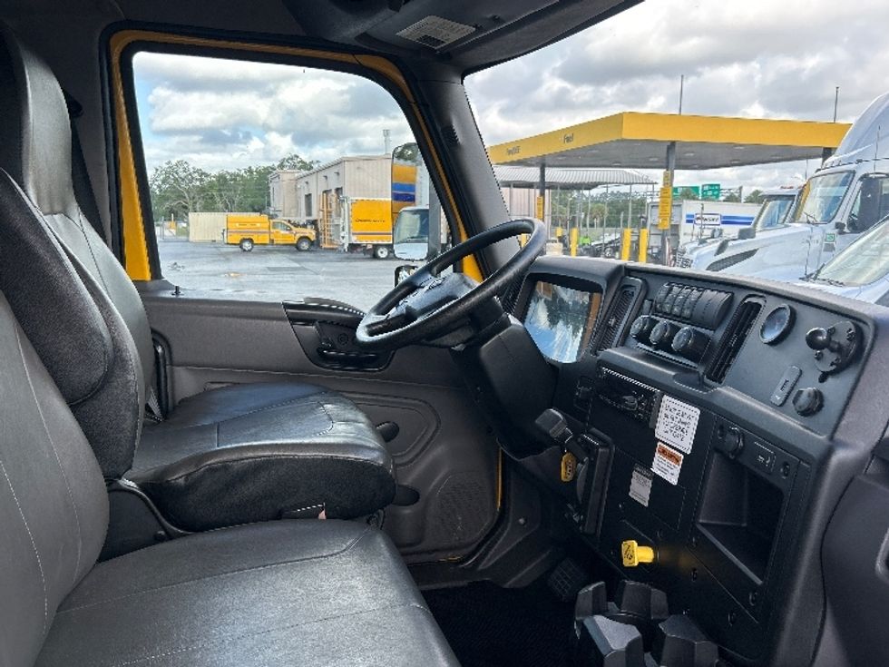 Medium Duty Box Truck-Light and Medium Duty Trucks-International-2020-MV607-Ocala-FL-173,621\n\t\tmiles-$ 44,750 - Image 22