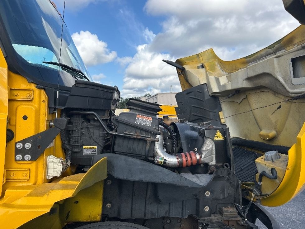 Medium Duty Box Truck-Light and Medium Duty Trucks-International-2020-MV607-Ocala-FL-173,621\n\t\tmiles-$ 44,750 - Image 23