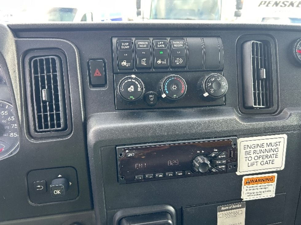 Medium Duty Box Truck-Light and Medium Duty Trucks-International-2020-MV607-Ocala-FL-173,621\n\t\tmiles-$ 44,750 - Image 25