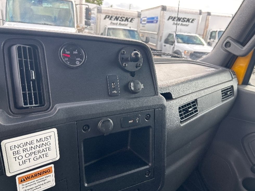 Medium Duty Box Truck-Light and Medium Duty Trucks-International-2020-MV607-Ocala-FL-173,621\n\t\tmiles-$ 44,750 - Image 26