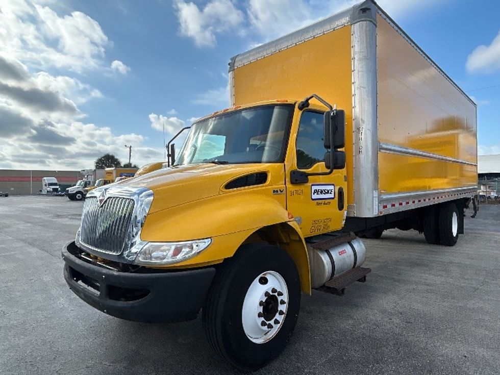 Medium Duty Box Truck-Light and Medium Duty Trucks-International-2020-MV607-Ocala-FL-173,621\n\t\tmiles-$ 44,750 - Image 3