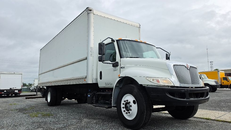 Medium Duty Box Truck-Light and Medium Duty Trucks-International-2020-MV607-Ocala-FL-212,594\n\t\tmiles-$ 49,500 - Image 1