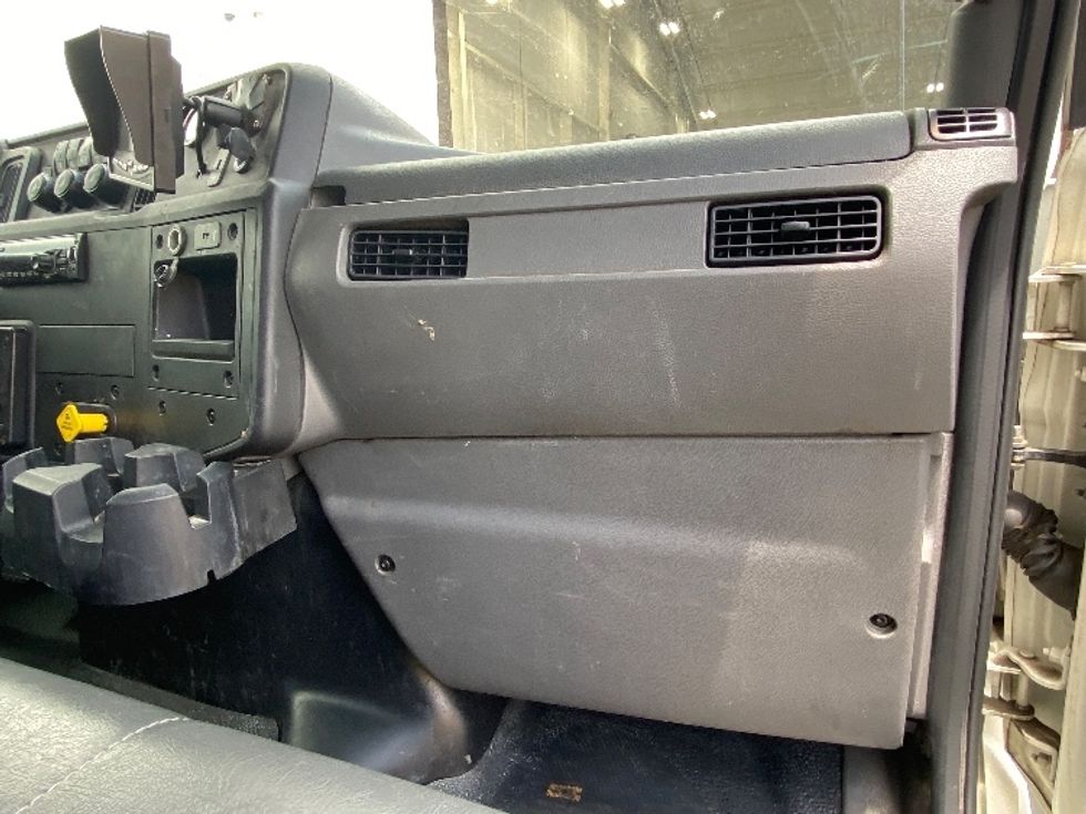 Medium Duty Box Truck-Light and Medium Duty Trucks-International-2020-MV607-Ocala-FL-80,546\n\t\tmiles-$ 65,000 - Image 19