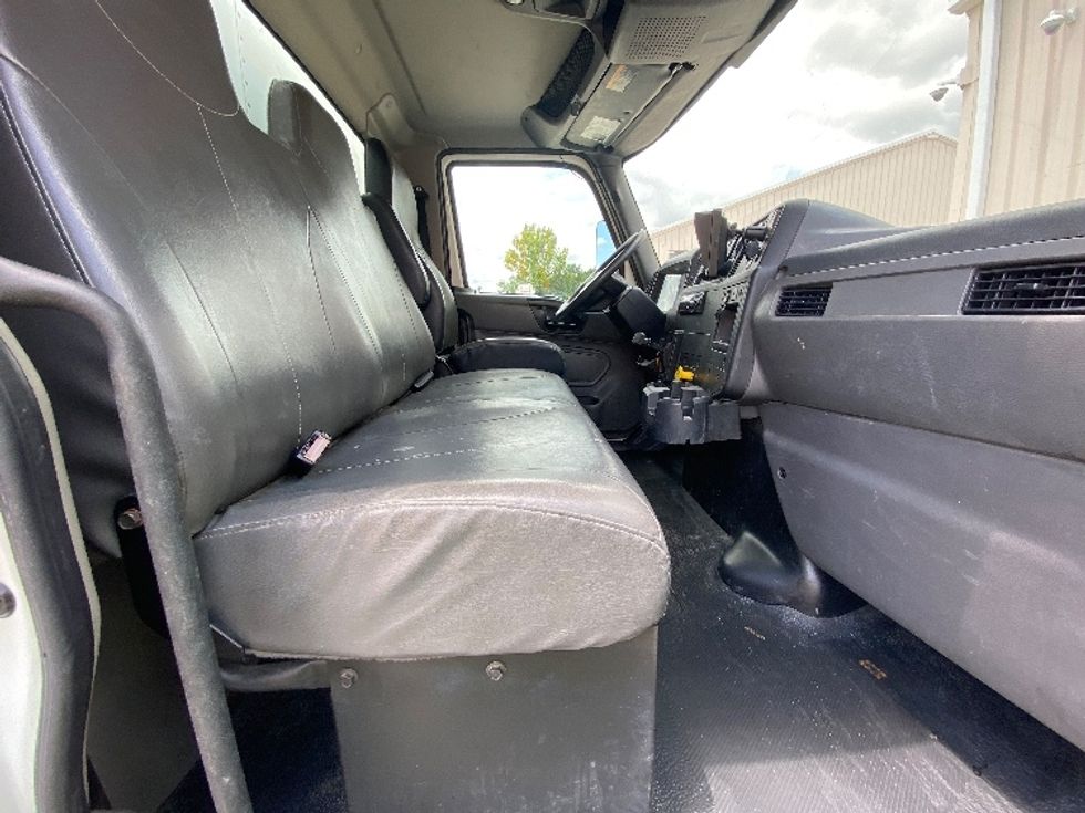 Medium Duty Box Truck-Light and Medium Duty Trucks-International-2020-MV607-Ocala-FL-80,546\n\t\tmiles-$ 65,000 - Image 20