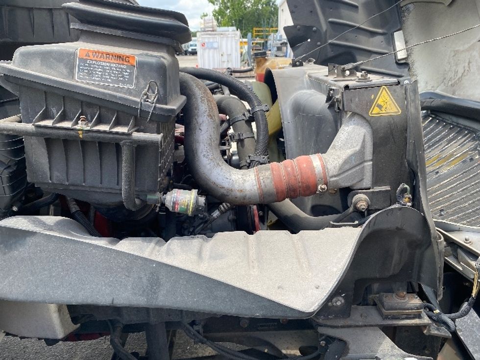 Medium Duty Box Truck-Light and Medium Duty Trucks-International-2020-MV607-Ocala-FL-80,546\n\t\tmiles-$ 65,000 - Image 21