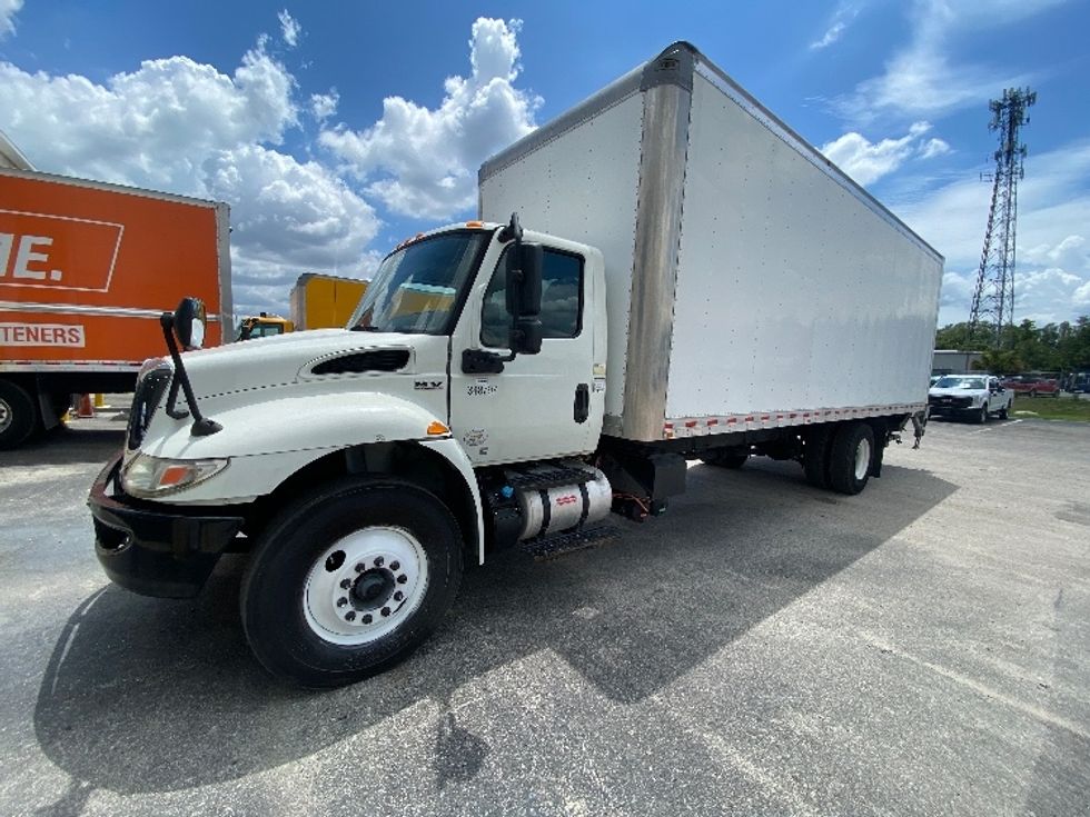 Medium Duty Box Truck-Light and Medium Duty Trucks-International-2020-MV607-Ocala-FL-80,546\n\t\tmiles-$ 65,000 - Image 3