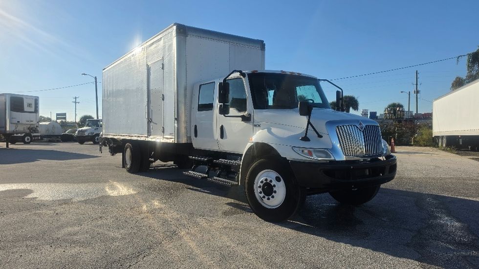Medium Duty Box Truck-Light and Medium Duty Trucks-International-2020-MV607-Ocala-FL-80,772\n\t\tmiles-$ 64,000 - Image 1