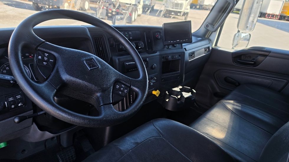 Medium Duty Box Truck-Light and Medium Duty Trucks-International-2020-MV607-Ocala-FL-80,772\n\t\tmiles-$ 64,000 - Image 17