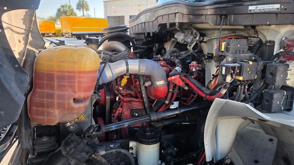 Medium Duty Box Truck-Light and Medium Duty Trucks-International-2020-MV607-Ocala-FL-80,772\n\t\tmiles-$ 64,000 - Image 24