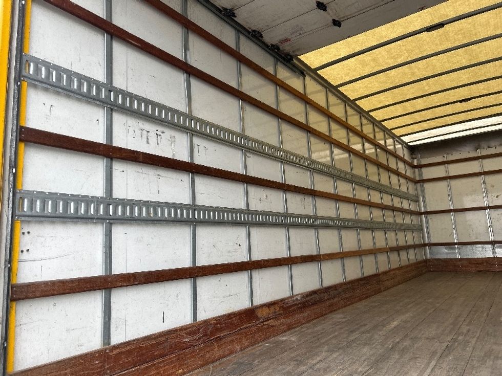Medium Duty Box Truck-Light and Medium Duty Trucks-International-2020-MV607-Oklahoma City-OK-120,126\n\t\tmiles-$ 53,500 - Image 11