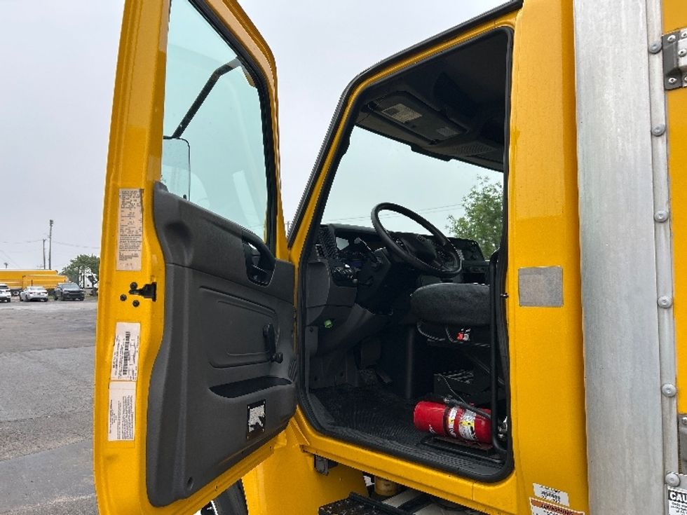 Medium Duty Box Truck-Light and Medium Duty Trucks-International-2020-MV607-Oklahoma City-OK-120,126\n\t\tmiles-$ 53,500 - Image 17