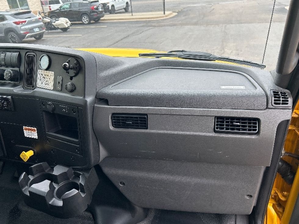 Medium Duty Box Truck-Light and Medium Duty Trucks-International-2020-MV607-Oklahoma City-OK-120,126\n\t\tmiles-$ 53,500 - Image 21