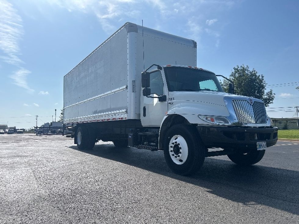 Medium Duty Box Truck-Light and Medium Duty Trucks-International-2020-MV607-Oklahoma City-OK-131,122\n\t\tmiles-$ 56,750 - Image 1