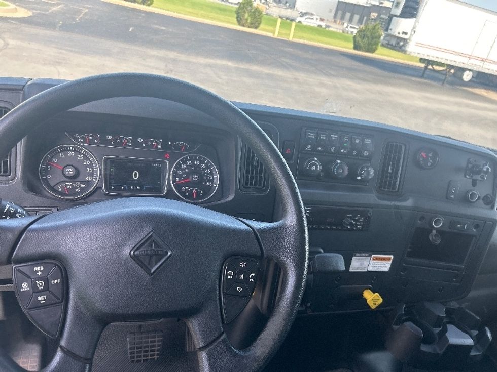 Medium Duty Box Truck-Light and Medium Duty Trucks-International-2020-MV607-Oklahoma City-OK-131,122\n\t\tmiles-$ 56,750 - Image 18
