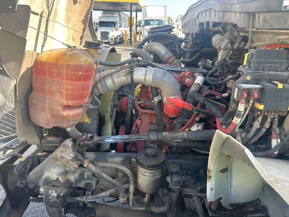 Medium Duty Box Truck-Light and Medium Duty Trucks-International-2020-MV607-Oklahoma City-OK-131,122\n\t\tmiles-$ 56,750 - Image 23