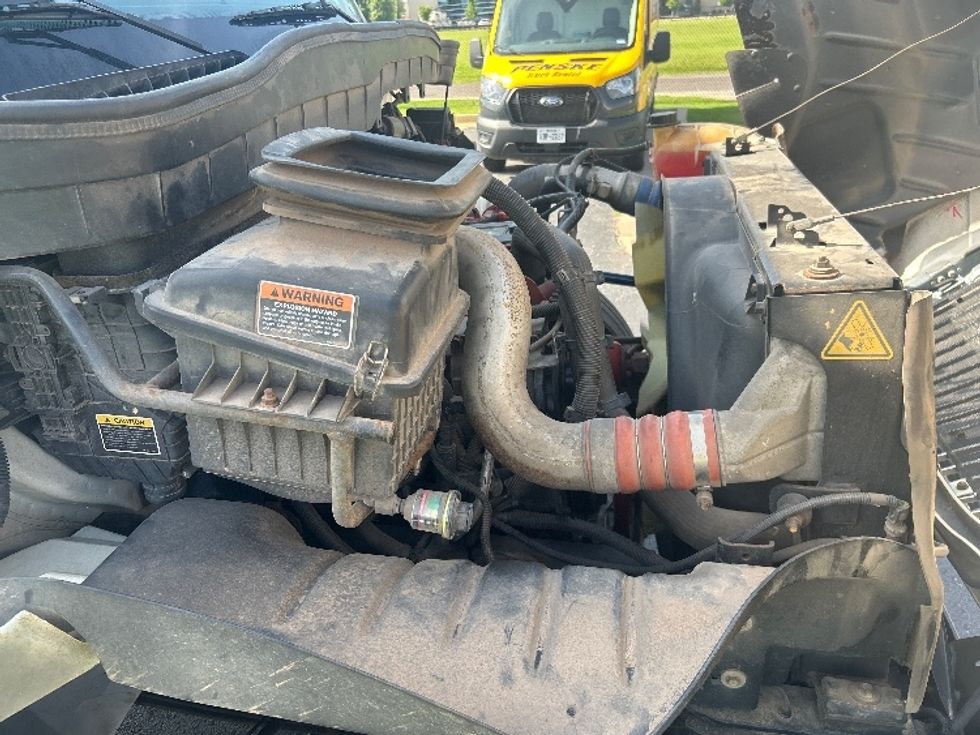Medium Duty Box Truck-Light and Medium Duty Trucks-International-2020-MV607-Oklahoma City-OK-131,122\n\t\tmiles-$ 56,750 - Image 24