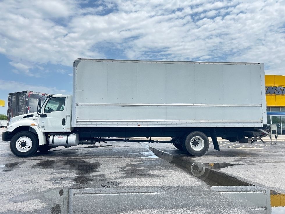 Medium Duty Box Truck-Light and Medium Duty Trucks-International-2020-MV607-Oklahoma City-OK-140,079\n\t\tmiles-$ 64,250 - Image 4