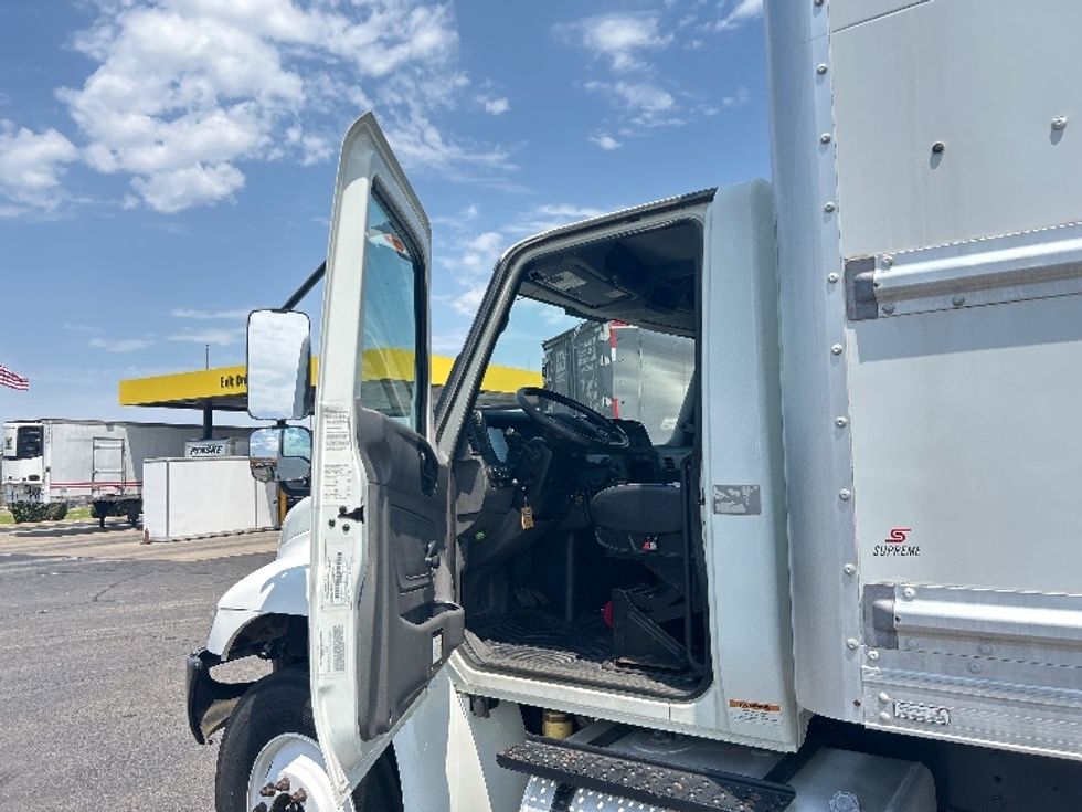 Medium Duty Box Truck-Light and Medium Duty Trucks-International-2020-MV607-Oklahoma City-OK-140,079\n\t\tmiles-$ 64,250 - Image 16