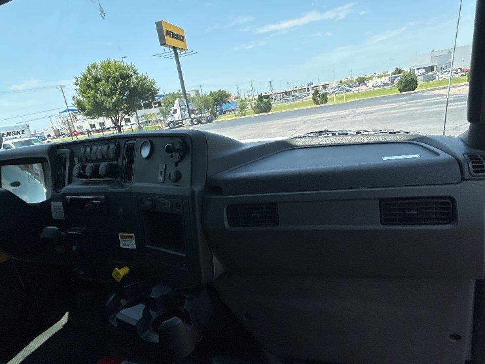 Medium Duty Box Truck-Light and Medium Duty Trucks-International-2020-MV607-Oklahoma City-OK-140,079\n\t\tmiles-$ 64,250 - Image 20