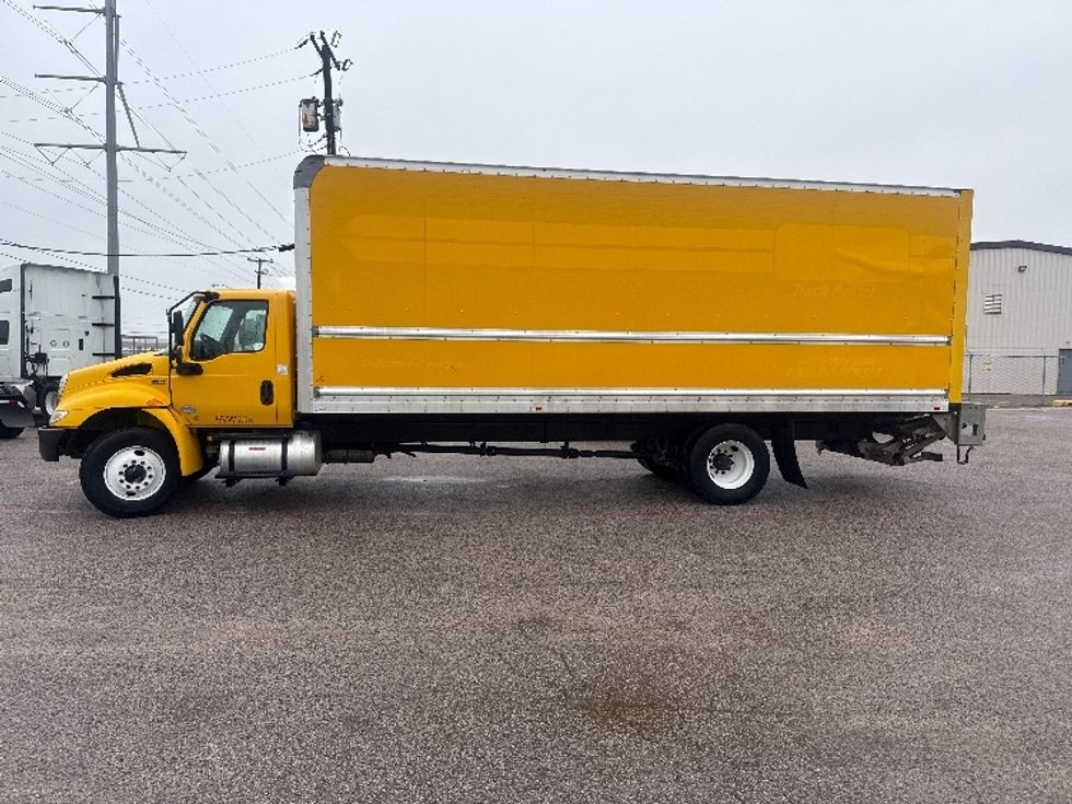 Medium Duty Box Truck-Light and Medium Duty Trucks-International-2020-MV607-Oklahoma City-OK-140,118\n\t\tmiles-$ 51,250 - Image 4
