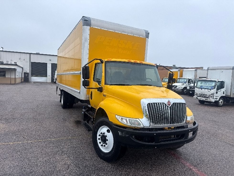 Medium Duty Box Truck-Light and Medium Duty Trucks-International-2020-MV607-Oklahoma City-OK-140,118\n\t\tmiles-$ 51,250 - Image 1
