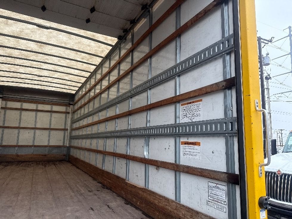 Medium Duty Box Truck-Light and Medium Duty Trucks-International-2020-MV607-Oklahoma City-OK-140,118\n\t\tmiles-$ 51,250 - Image 12