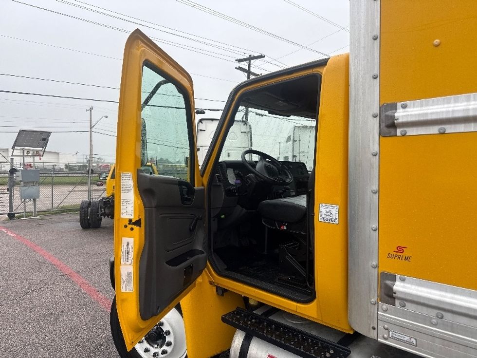 Medium Duty Box Truck-Light and Medium Duty Trucks-International-2020-MV607-Oklahoma City-OK-140,118\n\t\tmiles-$ 51,250 - Image 16