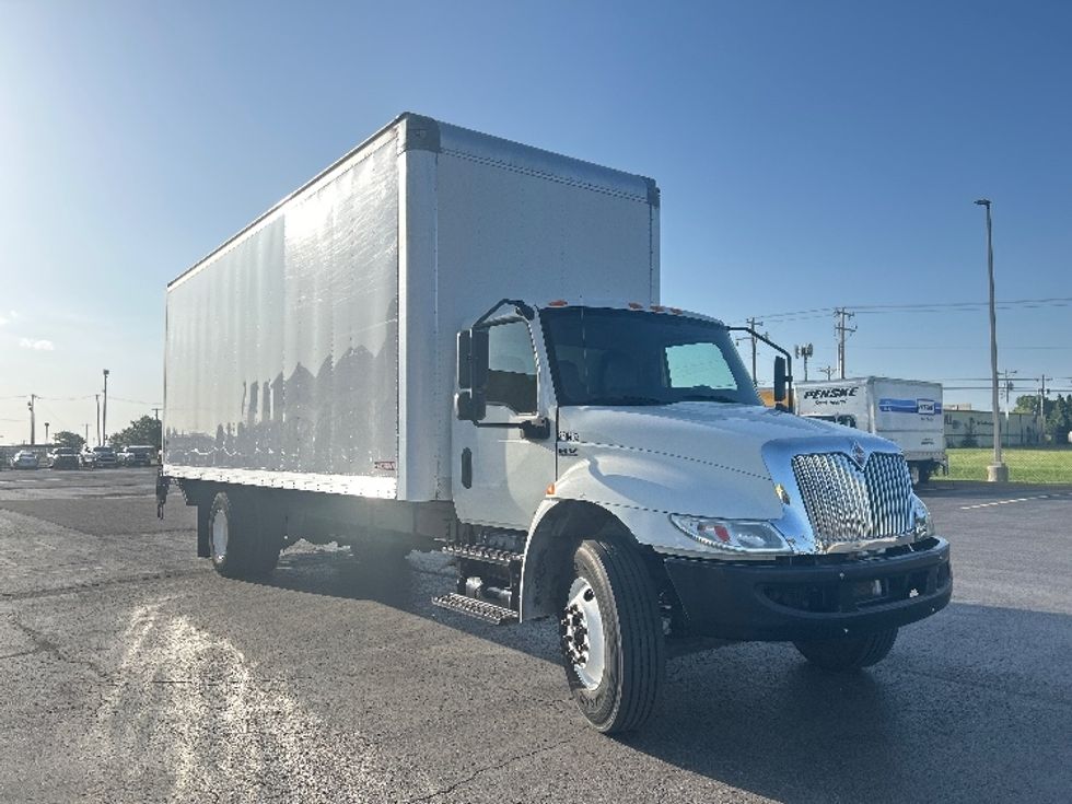 Medium Duty Box Truck-Light and Medium Duty Trucks-International-2020-MV607-Oklahoma City-OK-140,766\n\t\tmiles-$ 62,750 - Image 1