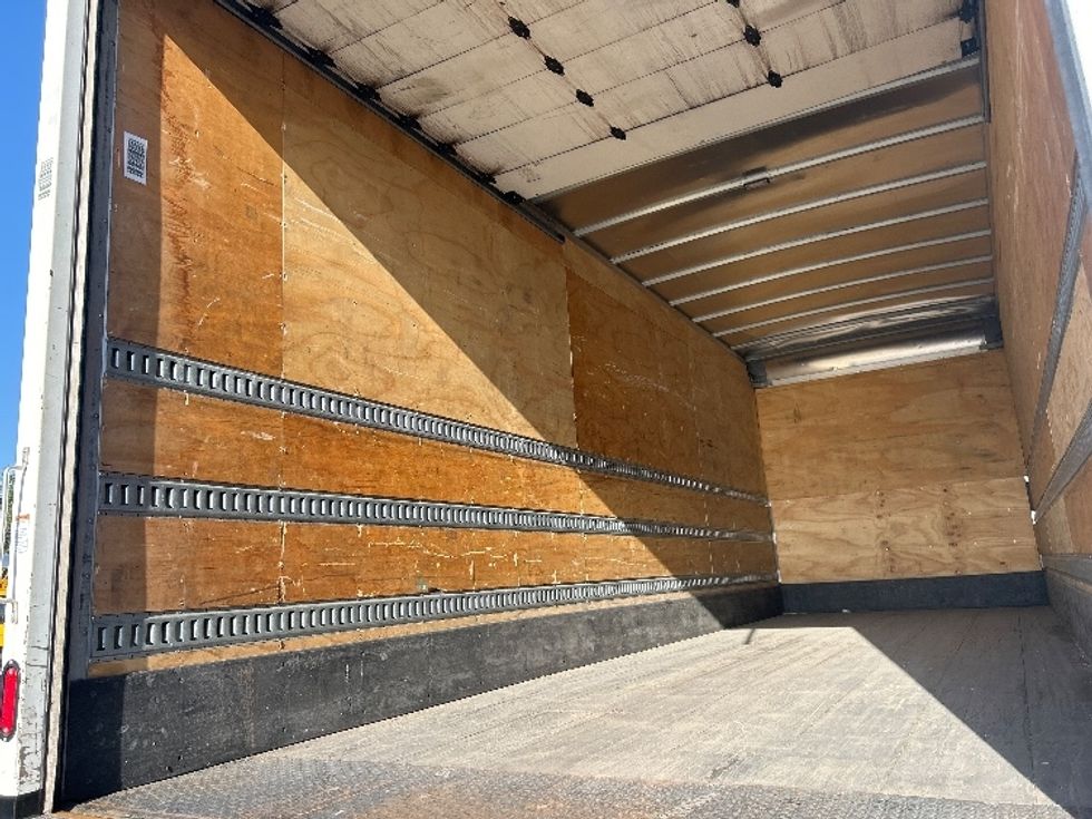 Medium Duty Box Truck-Light and Medium Duty Trucks-International-2020-MV607-Oklahoma City-OK-140,766\n\t\tmiles-$ 62,750 - Image 11
