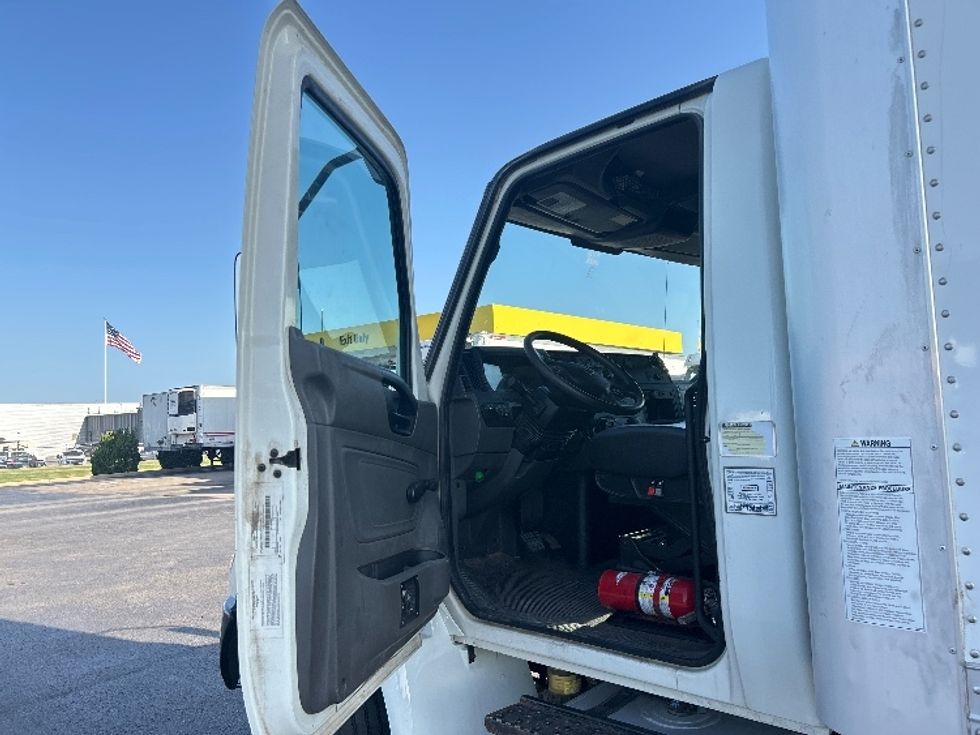 Medium Duty Box Truck-Light and Medium Duty Trucks-International-2020-MV607-Oklahoma City-OK-140,766\n\t\tmiles-$ 62,750 - Image 16