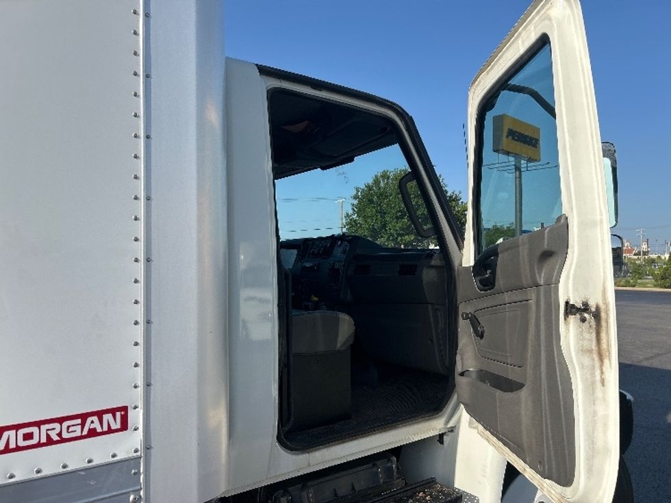 Medium Duty Box Truck-Light and Medium Duty Trucks-International-2020-MV607-Oklahoma City-OK-140,766\n\t\tmiles-$ 62,750 - Image 20