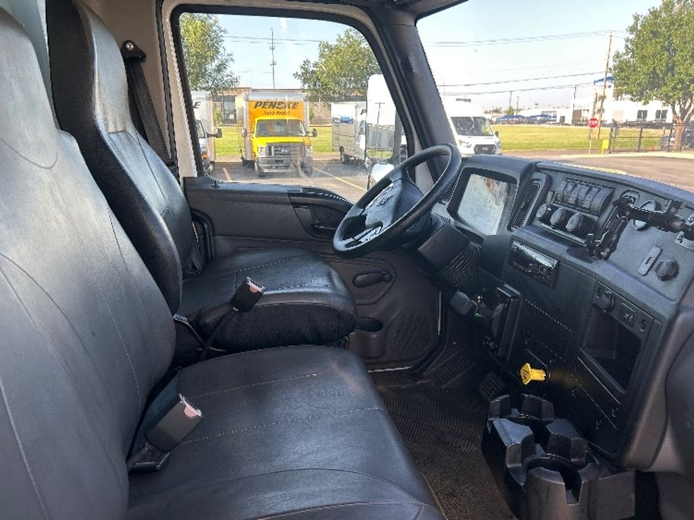 Medium Duty Box Truck-Light and Medium Duty Trucks-International-2020-MV607-Oklahoma City-OK-140,766\n\t\tmiles-$ 62,750 - Image 22