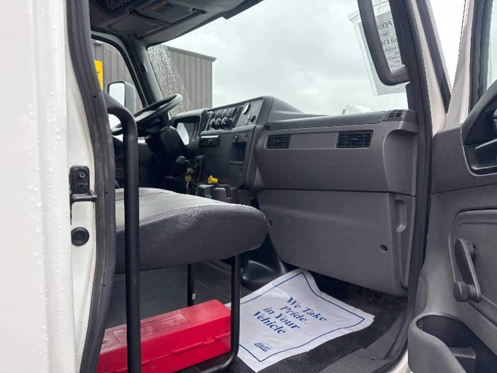 Medium Duty Box Truck-Light and Medium Duty Trucks-International-2020-MV607-Omaha-NE-101,579\n\t\tmiles-$ 54,500 - Image 18