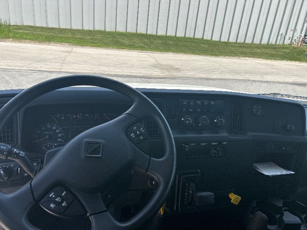 Medium Duty Box Truck-Light and Medium Duty Trucks-International-2020-MV607-Omaha-NE-102,081\n\t\tmiles-$ 52,500 - Image 16